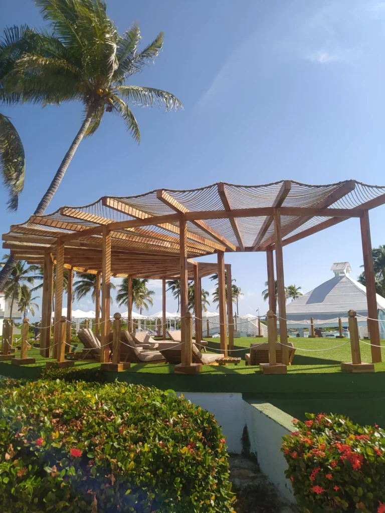 área VIP con pérgola