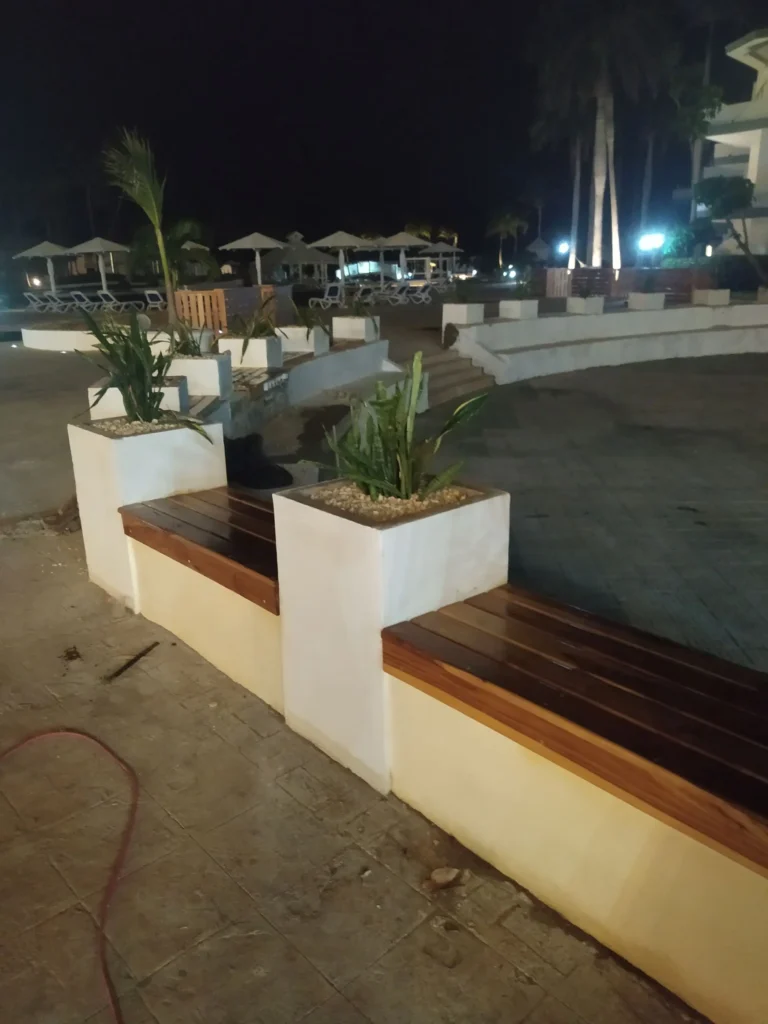 bancos con jardinera